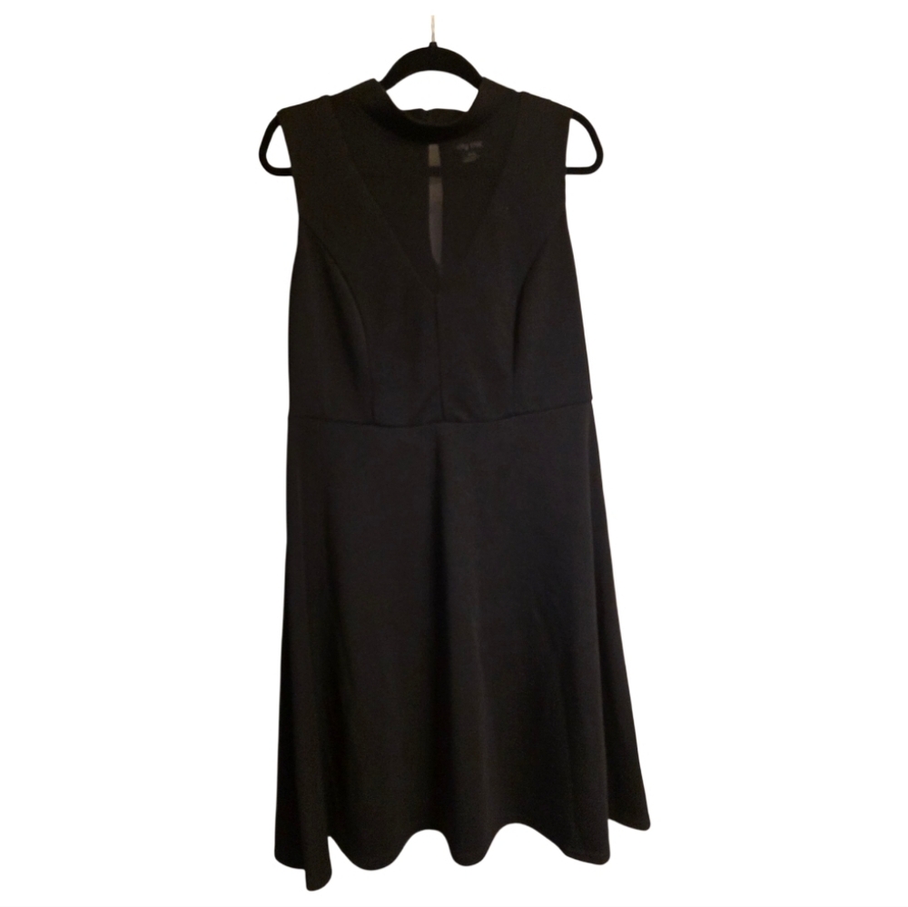 CITY CHIC Black Sleeveless V Neck‎ Skater Dress - Size 14 (XS)